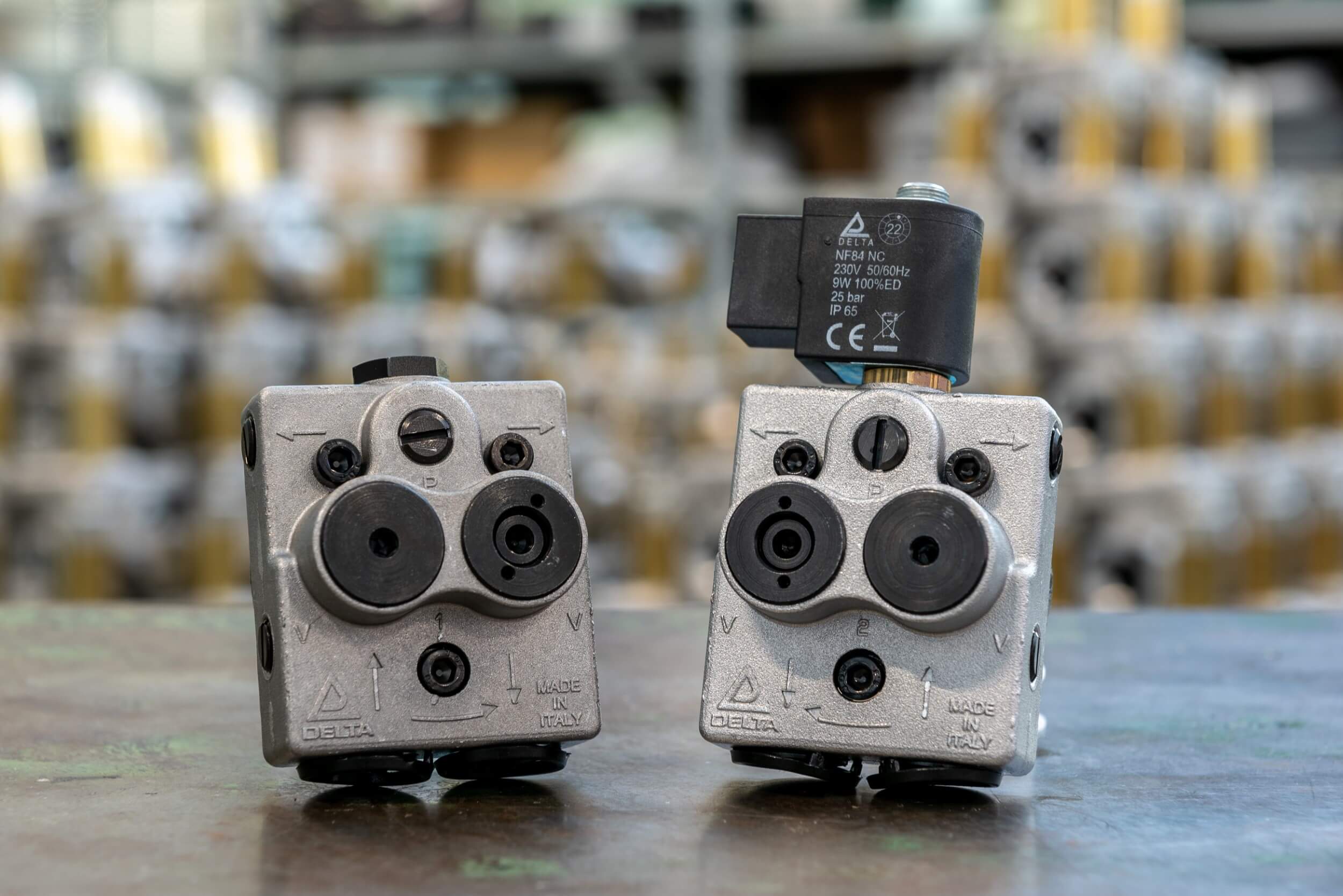 Gear pumps with aluminum housing. Modern and compact oil burners pump, designed to pump fuel from the tank to the burner nozzle, at the required pressure. The A – AD type pump is made of a pumping unit integrated in a cast iron housing, connected to an aluminium pressure die casting distributor. It is provided with bidirectional nozzle ports, pressure and vacuum gauges, cartridge filter, pressure regulator and cut-off solenoid valve (type A only). Its hub and shaft sizes are manufactured to international standards (EN 225), and it can be fitted to every oil burner.