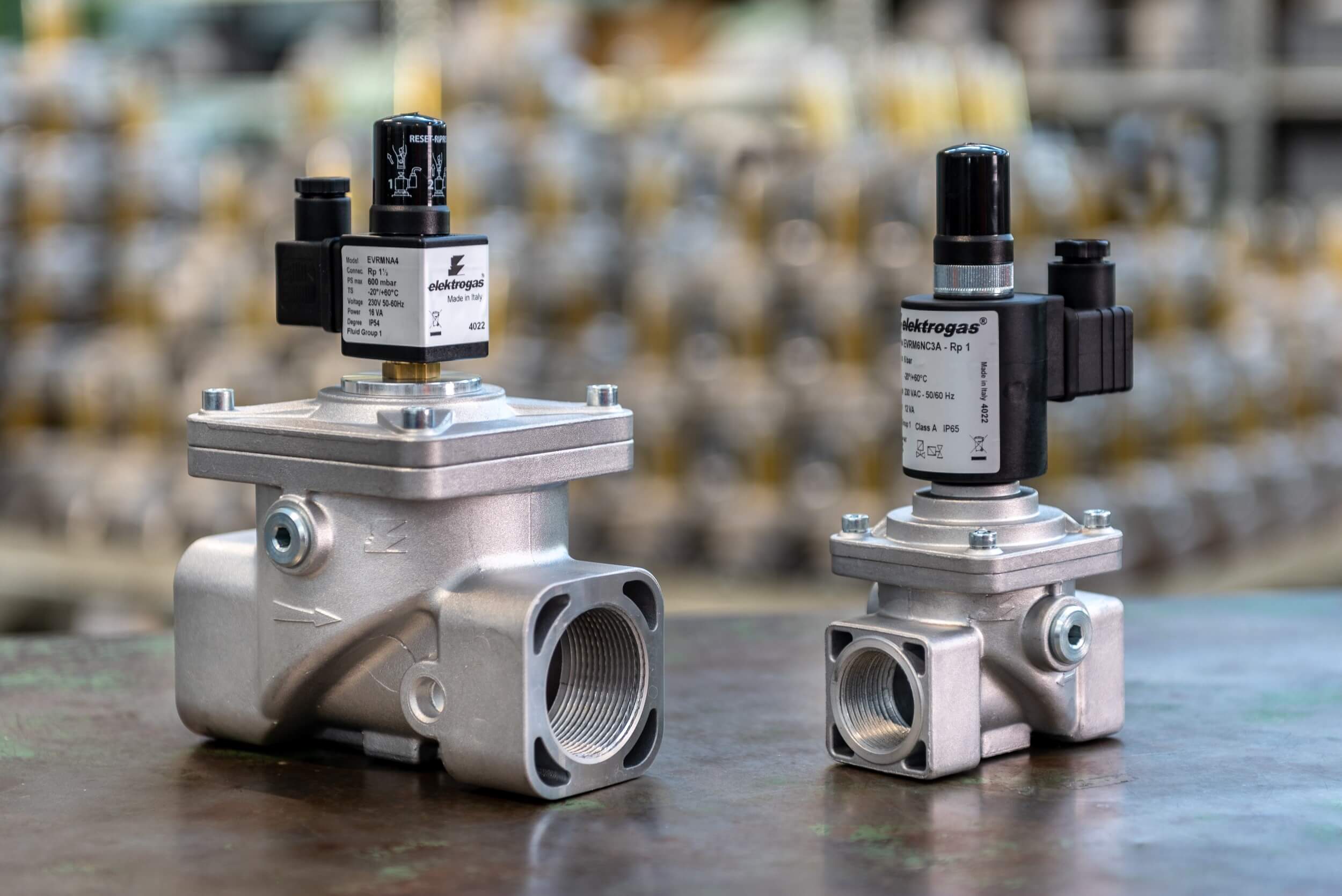 NC/NO manual reset safety valve for gas fast closing. The EVRM-NA –NC type valve is a manual reset safety valve for gas. A manual operation is necessary to open the valve while shut off is completely automatic and operated by solenoid. This type of device, connected with one or more leakage detectors or alarm signals for the presence of carbon monoxide or any other type of alarm system that can operate a power supply, is suitable for performing locking operations on the gas line.