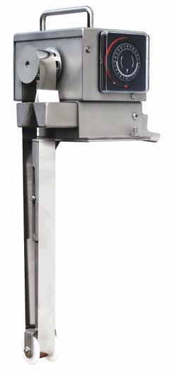 ABANAKI Oil Skimmer: Belt, 1 gph, 24 in Reach, Stainless Steel Housing, w/ Timer (MPN SMMS1-24). Key specifications — attr1087869: Stainless Steel; attr1087871: ABANAKI; attr1087880: Stainless Steel; attr1087881: Fan-Cooled Motor; attr1087883: Timer Included.