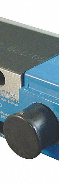 VICKERS Hydraulic Directional Valve: 21 gpm Max Flow Rate, D03 NFPA Size, Two Positions, Tank, Tank (MPN 02-146246). Key specifications — attr1018253: VICKERS; attr1018274: D03; attr1018283: Tank; attr1018249: 02-146246; attr1018300: Electrical; attr1018289: DG4V.