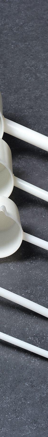Scoop: Non-Sterile, HDPE, 1 L Capacity - mL, 33 3/4 fl oz Capacity - oz, 40.64 cm Overall Lg, White (MPN 108085-1000). Key specifications — Standards: FDA Grade Material; Color: White; Product Type: Scoop; Brand: APPROVED VENDOR.