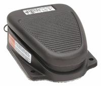 LINEMASTER Foot Switch: Clipper Series, 1 Pedals, Maintained, SPDT (MPN 632-DA). Key specifications — Switch Action: Maintained; Foot Guard Included: No Guard Included; Brand: LINEMASTER; Series: Clipper; Power Source: Electrically Corded.