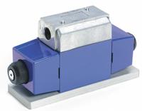 VICKERS Hydraulic Directional Valve: 24 gpm Max Flow Rate, D05 NFPA Size, Three Positions, Manifold (MPN 02-119461). Key specifications — attr1018253: VICKERS; attr1018274: D05; attr1018283: Manifold; attr1018249: 02-119461; attr1018300: Electrical; attr1018289: DG4S-01.