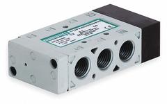 NUMATICS Pilot Air Control Valve: Series L2, Remote Pilot, Four-Way / Three-Position, Open, Locking (MPN L23PP552O000000). Key specifications — attr1077526: L23PP552O000000; attr1077536: Open; attr1077589: Locking; attr1077598: Pilot Air Control Valve; attr1077600: Pilot Return.