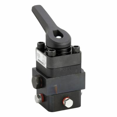ENERPAC Directional Control Valve: 4.5 gpm Max Flow Rate, Three Positions, 3/8 in NPT - Lever-Operated Directional Control Valves