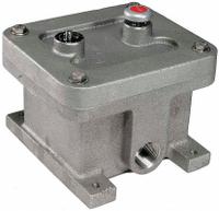 ROBERTSHAW Vibration Switch: SPDT, 7 A @ 460 V, Manual/Remote Electrical, Mechanical (MPN 6000-102). Key specifications — Series: 6000; Reset Type: Manual; Brand: ROBERTSHAW; AC Contact Rating: 7 A @ 460 V; Contact Form: SPDT; Sensor Type: Mechanical; Environment & Applications: Hazardous Location-Rated.