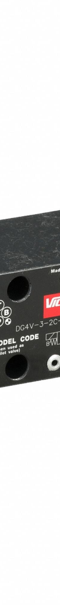 VICKERS Hydraulic Directional Valve: 21 gpm Max Flow Rate, D03 NFPA Size, Three Positions, Tank (MPN 529760). Key specifications — attr1018253: VICKERS; attr1018274: D03; attr1018283: Tank; attr1018249: 529760; attr1018300: Electrical; attr1018289: DG4V.