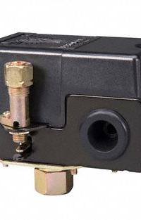 PHOENIX Air Compressor Switch: Std, 35 psi – 150 psi, 1/4" FNPT, 95 psi / 125 psi ON/OFF (MPN 69MB7Y). Key specifications — attr1027655: Diaphragm; attr434202: PHOENIX; attr1027685: 1/4" FNPT; attr1027686: Standard; attr1027690: None.