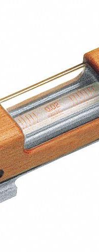 TESA BROWN & SHARPE Master Level: Cast Iron, 1 3/8 in Lg, 2 Level Vials, 0 Plumb Vials, 1 V-Grooves (MPN 05331054). Key specifications — attr940522: 0.02 mm/m; attr940501: TESA BROWN & SHARPE.