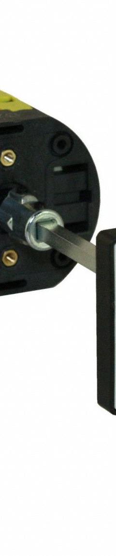 GIOVENZANA Switch: 32 A Current Rating, 600V AC (MPN A-101710G). Key specifications — Phase: Three; Features: 90 Degree Handle Knob; Manufacturer Part Number: A-101710G; Includes: 85mm Extension Shaft; Brand: GIOVENZANA; Mounting Style: Rear Panel.