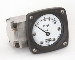 MIDWEST INSTRUMENT Differential Pressure Gauge: Back, 1/4 in NPT Female, Model 142, 2 1/2 in Dial (MPN 142-SA-00-OO-25H). Key specifications — Sensor Type: Diaphragm; Series: Model 142; Housing Material: 316 Stainless Steel; Certificate of Calibration: Not Included.