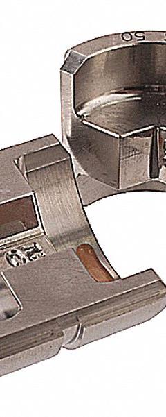 THOMAS & BETTS Upper and Lower Crimping Die: 1/0 AWG Aluminum/3/0 AWG Copper, 2 Sizes, Code (MPN 15530SS). Key specifications — attr511073: Copper & Aluminum Connectors; attr511072: Code; attr473934: THOMAS & BETTS; attr511065: Color-Keyed; attr511069: Tan; attr542116: 1/0 AWG Aluminum; attr511067: TBM6UNICR-LI.
