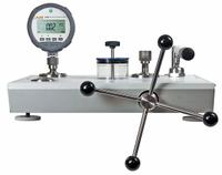 FLUKE Comparison Test Pump Kit: Pneumatic Deadweight Tester, Battery, (4) Gauges, LCD, USB, CE (MPN P5510/15-2700G-4/C). Key specifications — Includes: (4) Gauges; Power Source: Battery; Pressure Measurement Accuracy: +/-0.02% Full Scale; Brand: FLUKE.