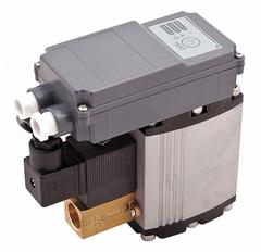 SPEEDAIRE Zero Loss Condensate Drain: 1/2 in FNPT Inlet Size, 1/2 in FNPT Outlet Size, 530 cfm (MPN NLD-0015). Key specifications — attr124553: 90 to 260V AC; attr125506: SPEEDAIRE.
