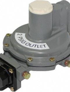 FISHER LPG Pressure Regulator: Lever-Acting Gas, 850,000 BtuH Gas Capacity, Aluminum, NPT x NPT (MPN R632E-BCH). Key specifications — Brand: FISHER LPG; Body Material: Aluminum.
