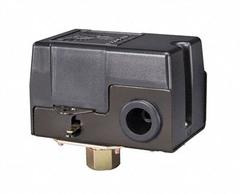 PHOENIX Air Compressor Switch: Std, 45 psi – 175 psi, 1/4" FNPT, 135 psi / 175 psi ON/OFF (MPN 69MB9). Key specifications — attr1027655: Diaphragm; attr434202: PHOENIX; attr1027685: 1/4" FNPT; attr1027686: Standard; attr1027690: None.