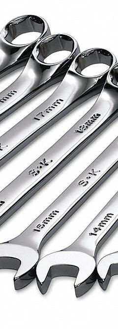 SK PROFESSIONAL TOOLS Combination Wrench Set: Alloy Steel, Chrome, 13 Tools, 15° Head Offset Angle (MPN 86123). Key specifications — attr309520: Chrome; attr309519: Alloy Steel; attr324929: SK PROFESSIONAL TOOLS; attr309512: Storage Rack; attr309522: No; attr309533: No.