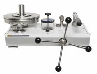 FLUKE Hydraulic Deadweight Tester: Hydraulic Deadweight Tester, AC Adapter, Adapters, P3123-PSI, CE. Key specifications — Includes: Adapters; Power Source: AC Adapter; Pressure Measurement Accuracy: +/-0.015% of Reading; Brand: FLUKE.