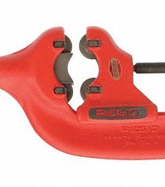 RIDGID Pipe Cutter: 2 1/2 in – 4 in OD Cutting Capacity, Std 4-Wheel Cutter, 26 1/2 in Tool Lg (MPN 32880). Key specifications — attr327812: 32880; attr327818: Stainless Steel; attr327815: RIDGID.