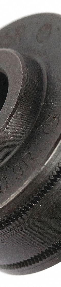 TWECO Drive Roll: 0.035 in, V-Knurl, For ESAB Fabricator 141i/181i/211i Series (MPN 7977732). Key specifications — For Wire Type: Flux-Cored; Brand: TWECO; Manufacturer Part Number: 7977732; For Welder Series: Fabricator 211i.
